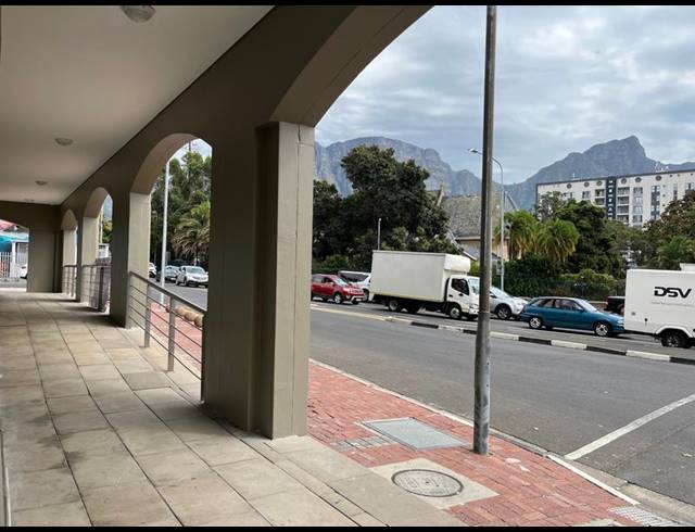 BUSINESS PROPERTY TO RENT IN CLAREMONT